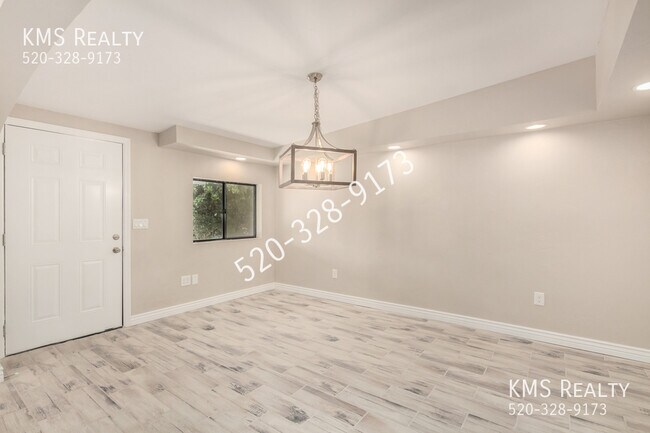 Foto del edificio - 2426 S Palm Springs Dr