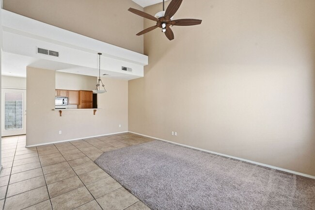 Building Photo - Gated Community, close to 101 and Arrowhead!