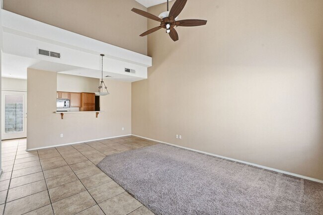 Foto del edificio - Gated Community, close to 101 and Arrowhead!