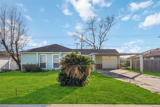 Foto del edificio - 5942 Ridgeway Dr