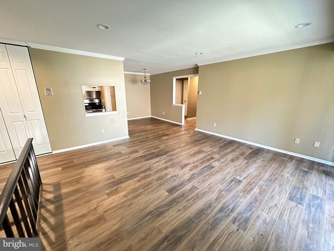 14 Old Crossing, Devon, PA 19333 Room for Rent in Devon, PA