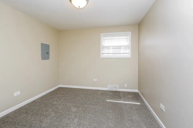 Building Photo - 124 23rd Ave