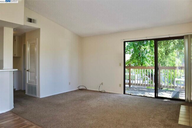 Building Photo - 38882 Cherry Glen Common