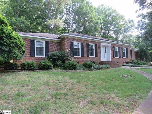 Building Photo - 702 N Almond Dr