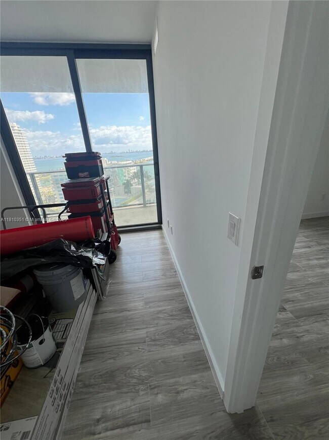 Foto del edificio - 501 NE 31st St