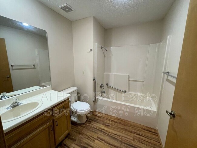 Building Photo - 1143 W Hummingbird Ln