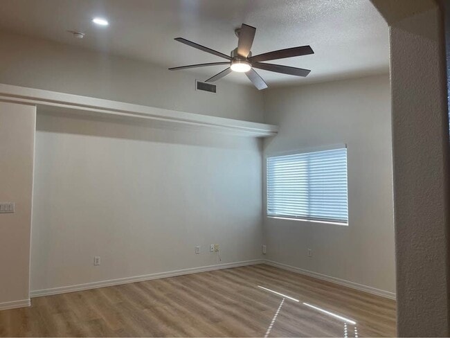 Building Photo - 3320 Tomahawk Dr