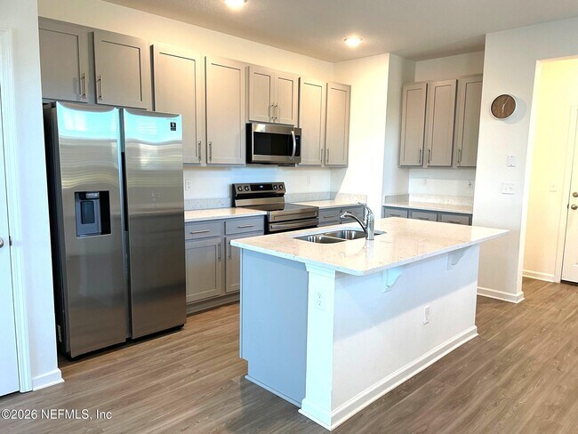 Foto del edificio - 106 Ridge Lake Rd