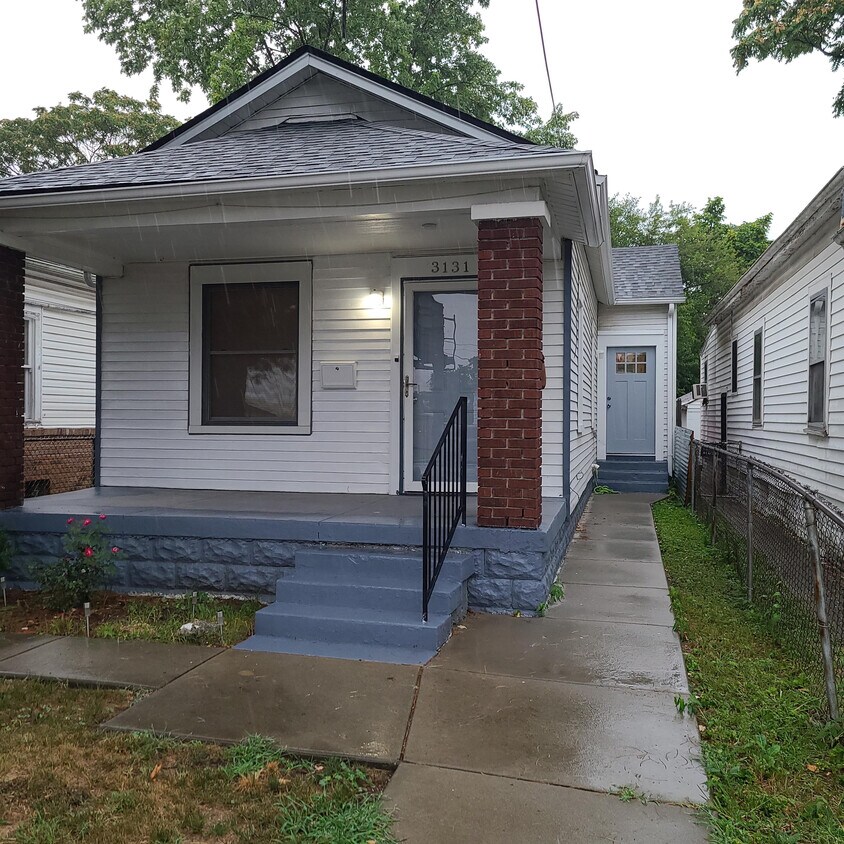 Primary Photo - 3131 Bank St