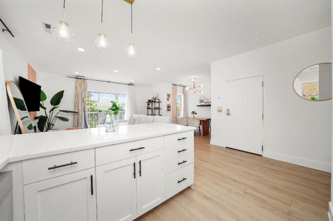 Foto del edificio - 1136 W 13th St