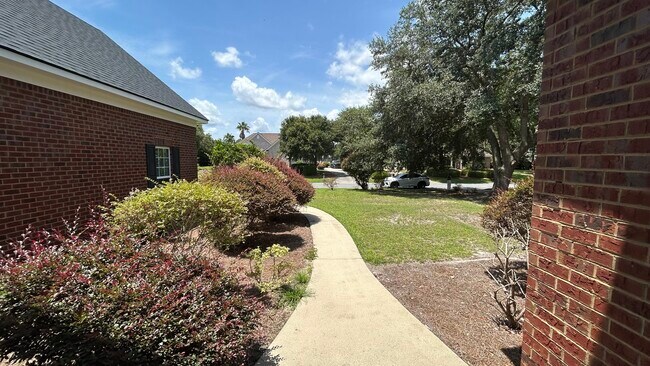 Building Photo - 389 Chastain Cir