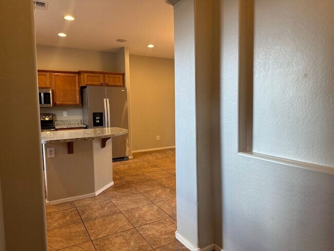 Foto del edificio - Gated Phoenix Gem with Community Pool and Spacious Kitchen