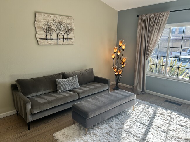 Front Den - 546 Benbo Dr