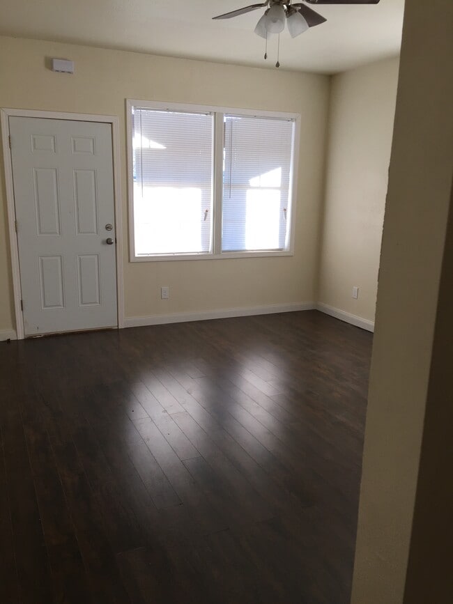 Front Living Room - 1301 N Klein Ave