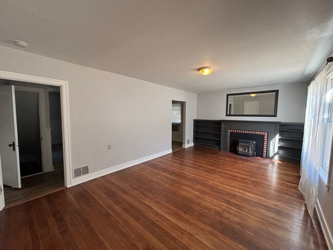 Building Photo - 2892 Coloma St