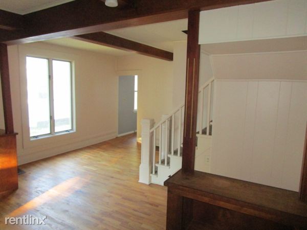 Building Photo - 514 Pine St