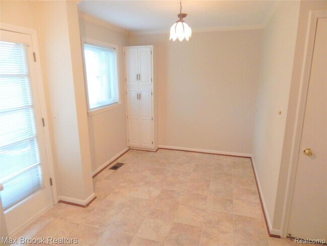 Foto del edificio - 116 E Hickory Grove Rd