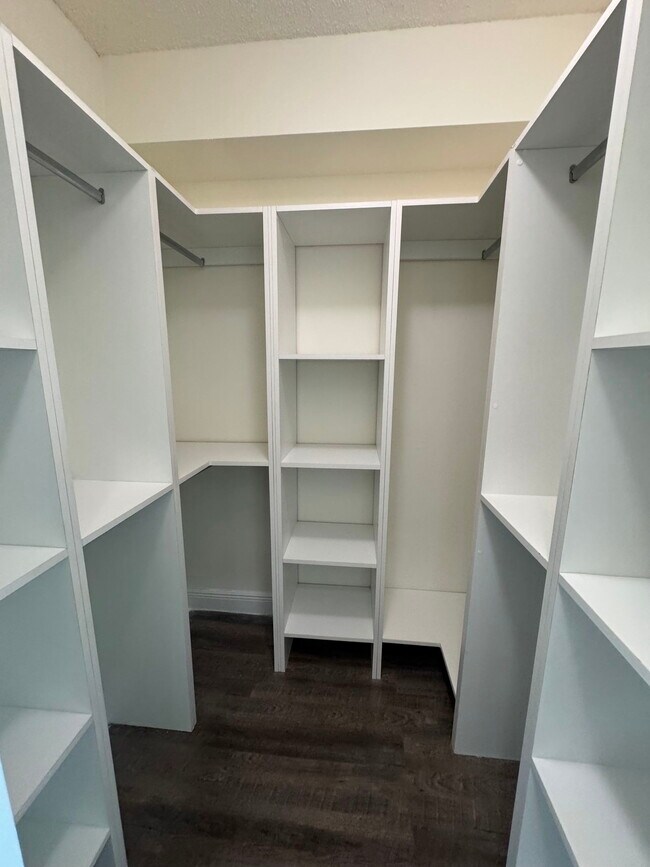 Foto del edificio - 17000 N Bay Rd