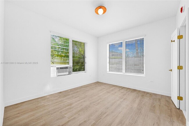 Foto del edificio - 641 10th St