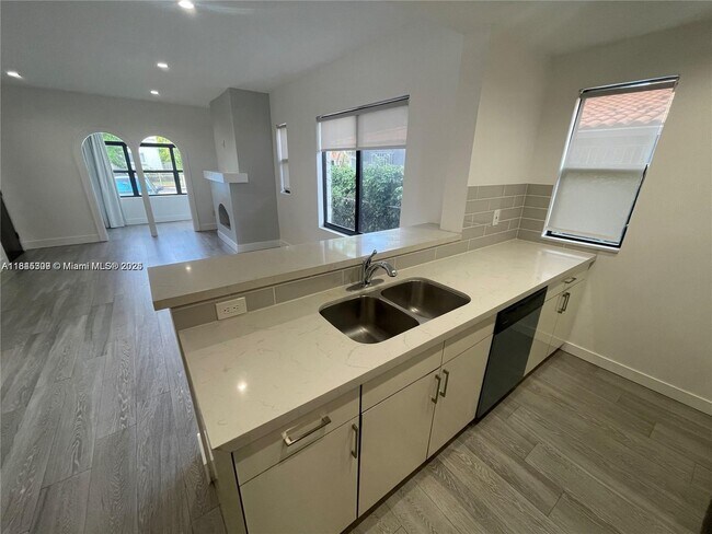 Foto del edificio - 1637 SW 10th St