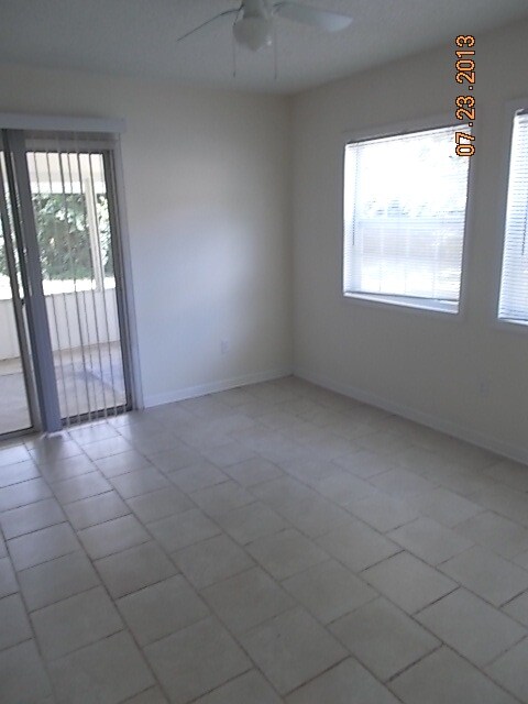 Building Photo - 1122 Mimosa Cove Ct W
