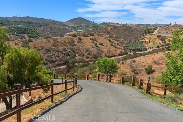 Foto del edificio - 534 Stewart Canyon Rd