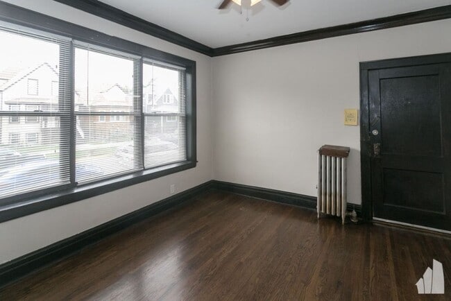 Building Photo - 3827 N Drake Ave