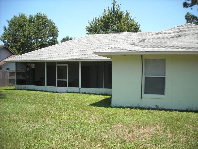 Foto del edificio - 7458 Carillon Ave