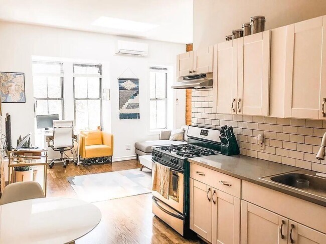 Foto del edificio - 380 6th Ave