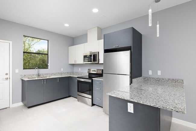 Foto del edificio - 1216 W Harrison Ave