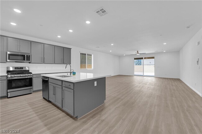 Building Photo - 3540 Luciana Gln Ave