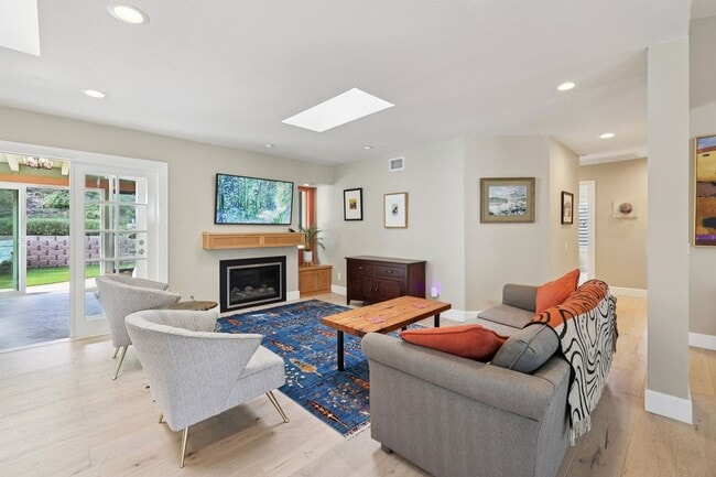 Building Photo - 1767 Woodbine Pl