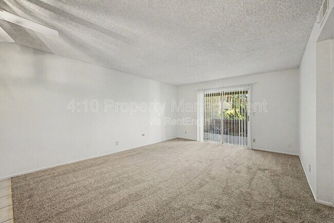 Foto del edificio - 4050 E Cactus Rd