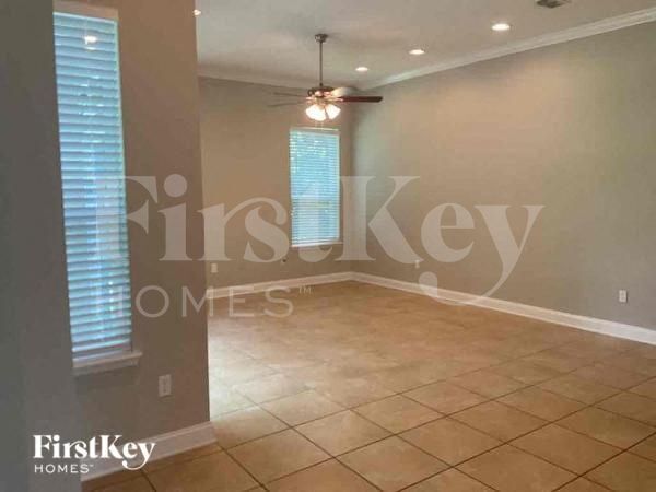 Foto del edificio - 12180 Ridge Crossing Way