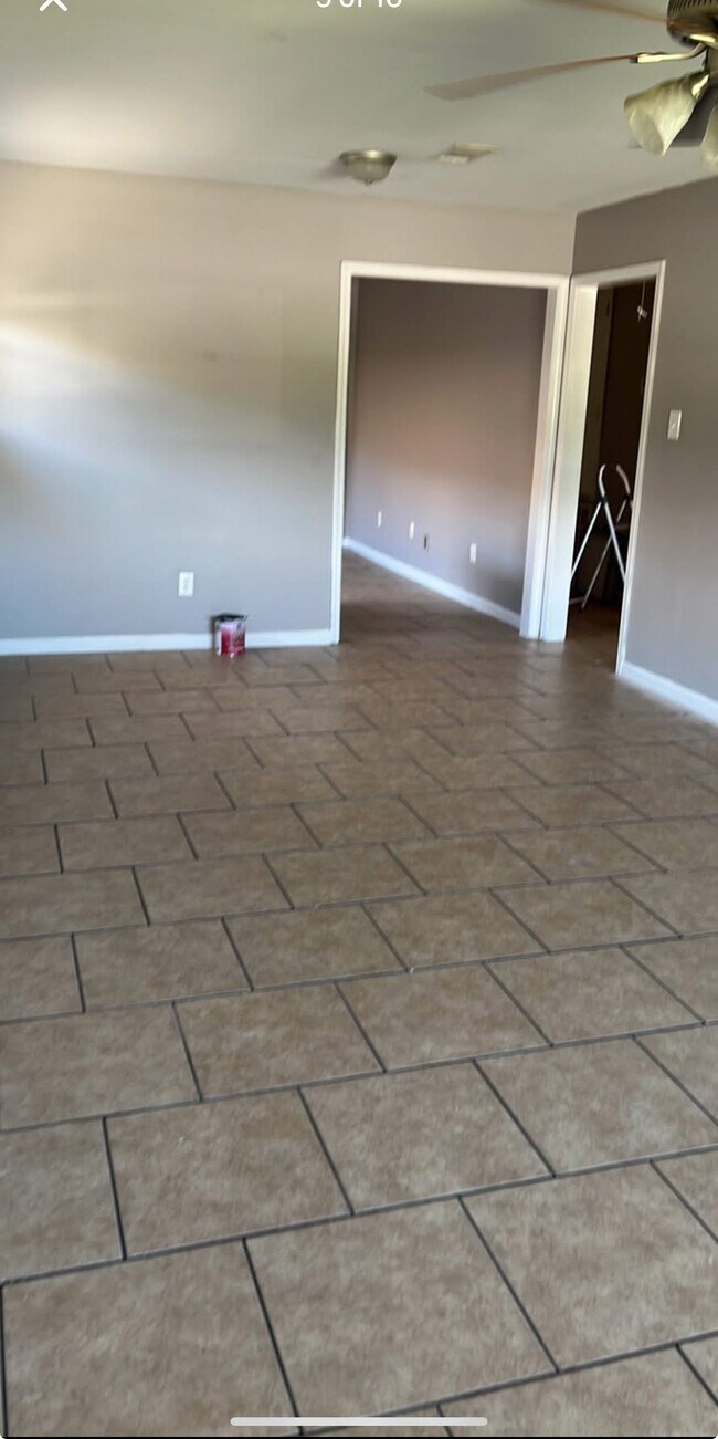 Building Photo - 4644 Bonita Dr