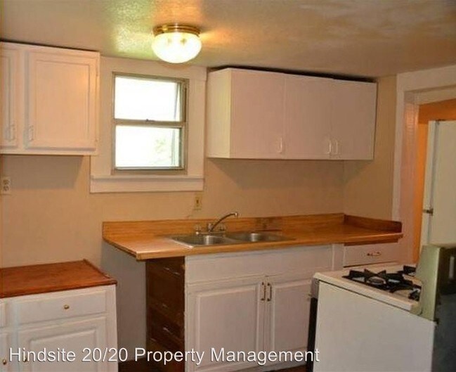 Building Photo - 1707 Maple Ave