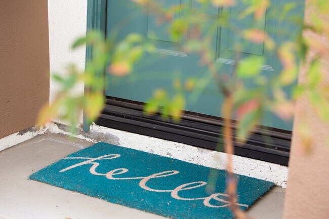 Foto del edificio - 593 Sweet Pea Pl