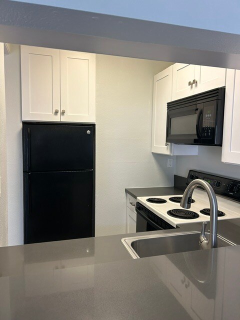 remodeled kitchen - 1440 Veteran Ave