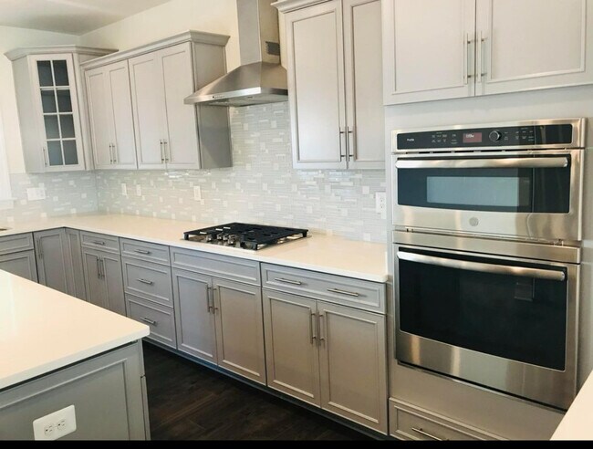 Foto del edificio - 7197 McHenry Pl