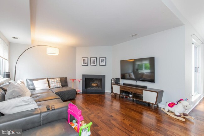 Foto del edificio - 1720 Oakwood Terrace