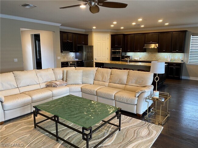 Building Photo - 6144 Victory Dr