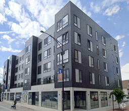 Building Photo - 4806 N Magnolia Ave
