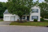 Foto principal - 3 bed 2.5 bath with large fenced yard and ...