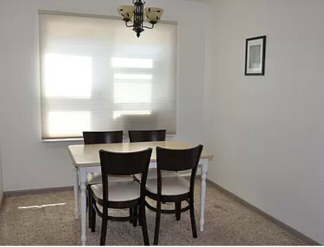 Foto del edificio - 628 E 38th St