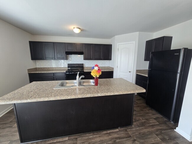 Foto del edificio - 129 Maple Tree Ln