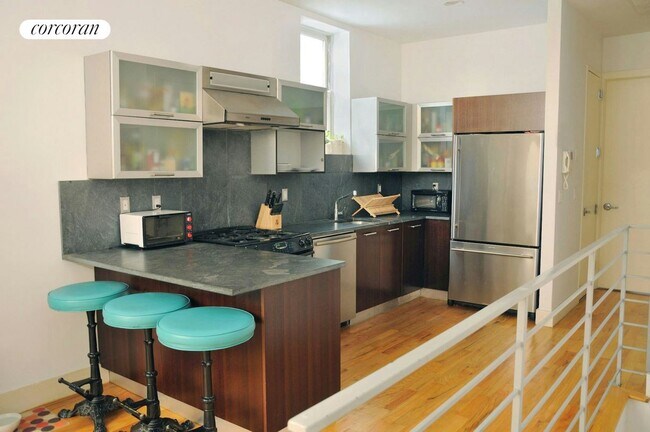 Foto del edificio - 49 Engert Ave