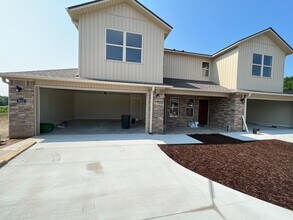 Building Photo - 9004-9006 Sandra Wy