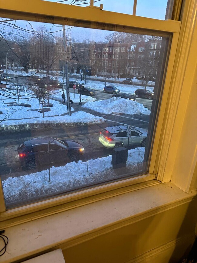 Foto del edificio - 1243 Beacon St