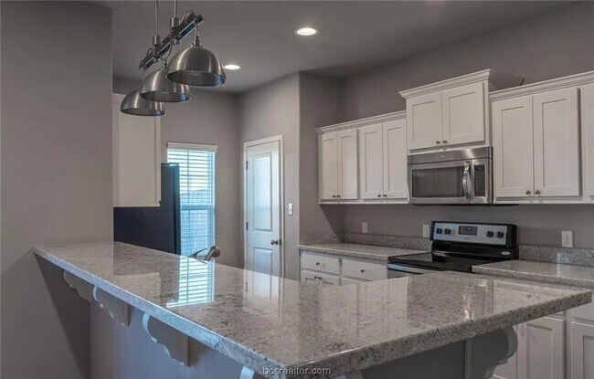 Building Photo - 3531 Summerway Dr