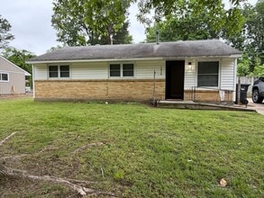 Building Photo - 1824 Rosemond Ave